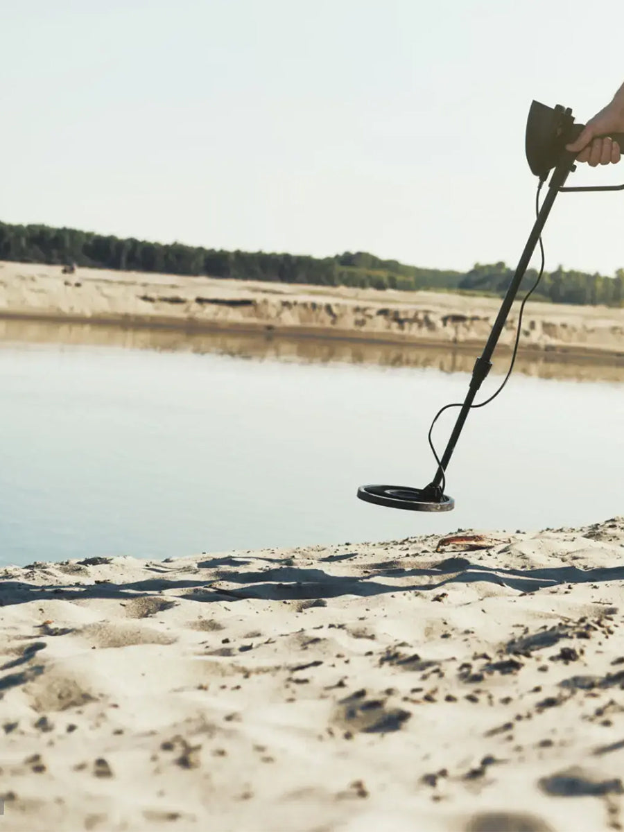 metal detecting kits for finding treasure on sand, dirt, or rocks