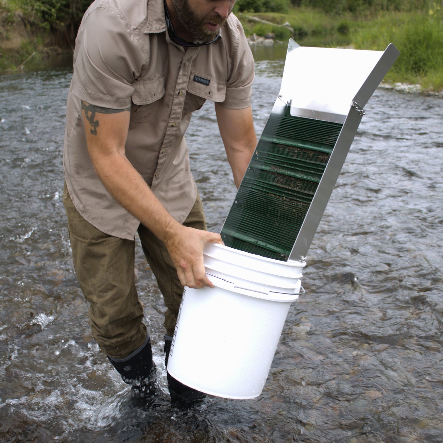 34 inch alumninum sluice box with rubber matting tpr riffle mat gold prospecing panning equipment