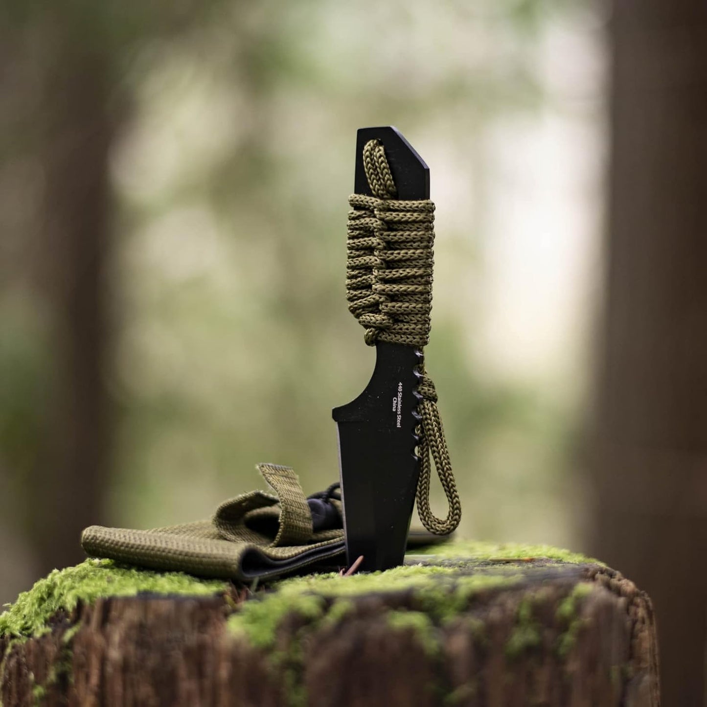 Small paracord blade with fire starter flint survival knife