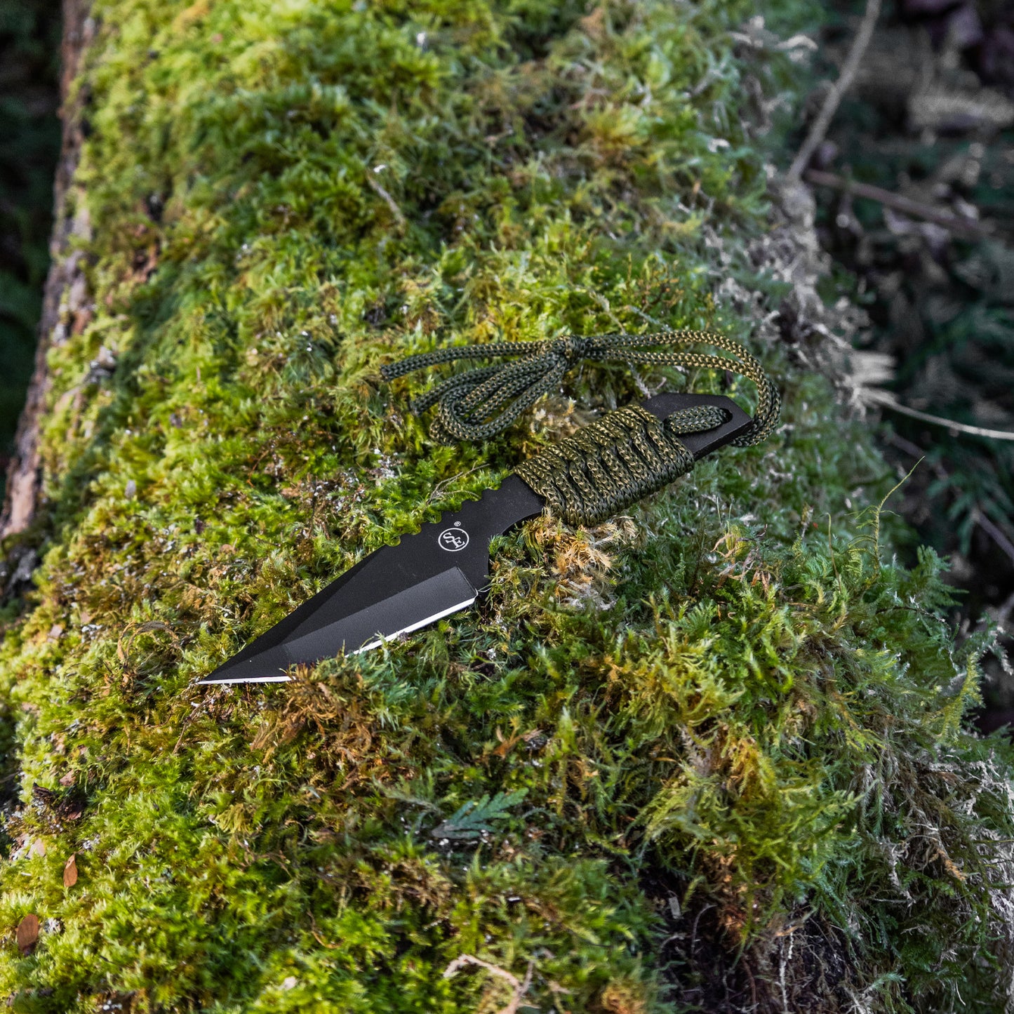 Small paracord blade with fire starter flint survival knife