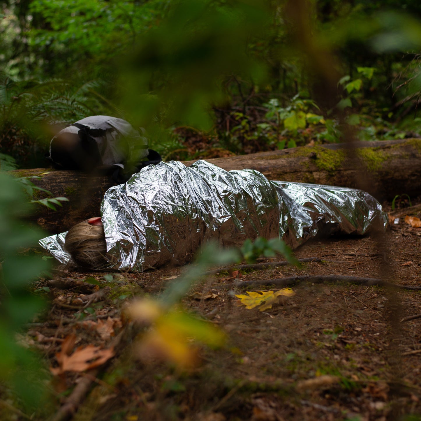 Thermal Blanket used as a sleeping bag. Survive the cold