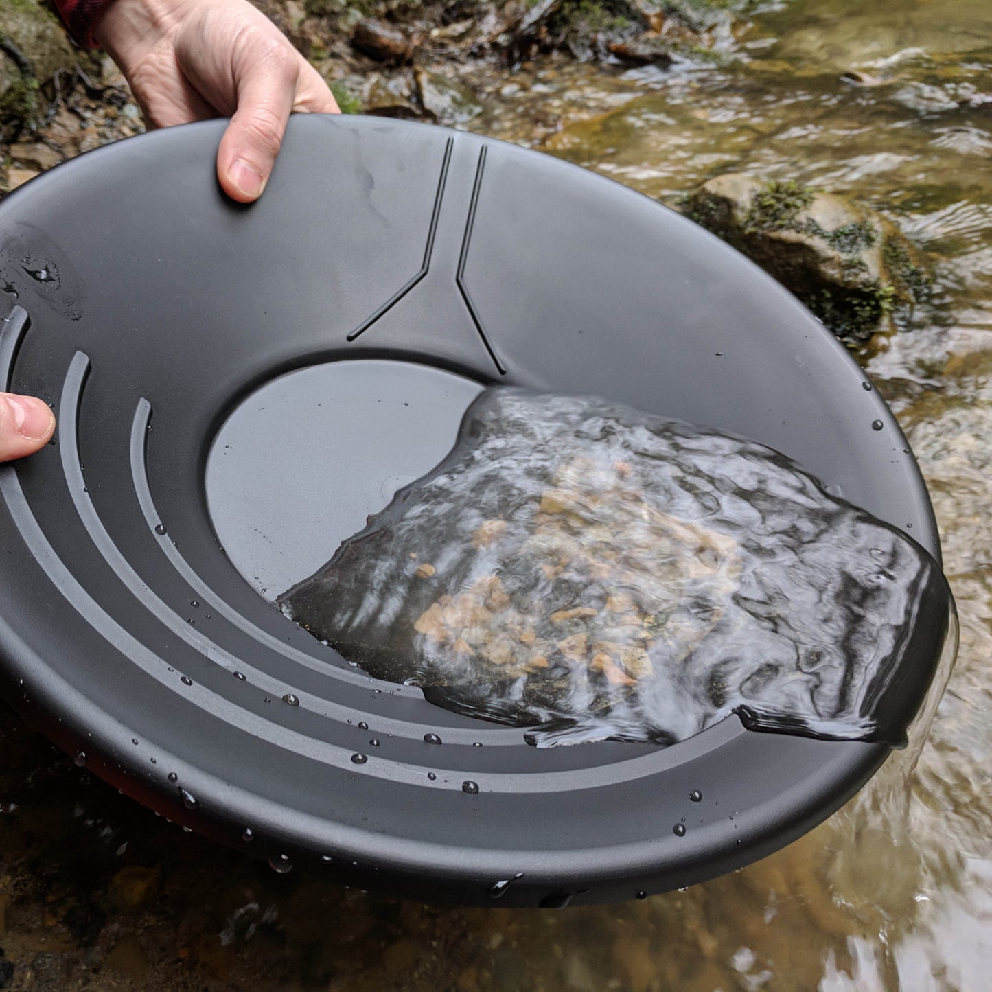 prospectors pan 14 inch riffled gold pan with water guide