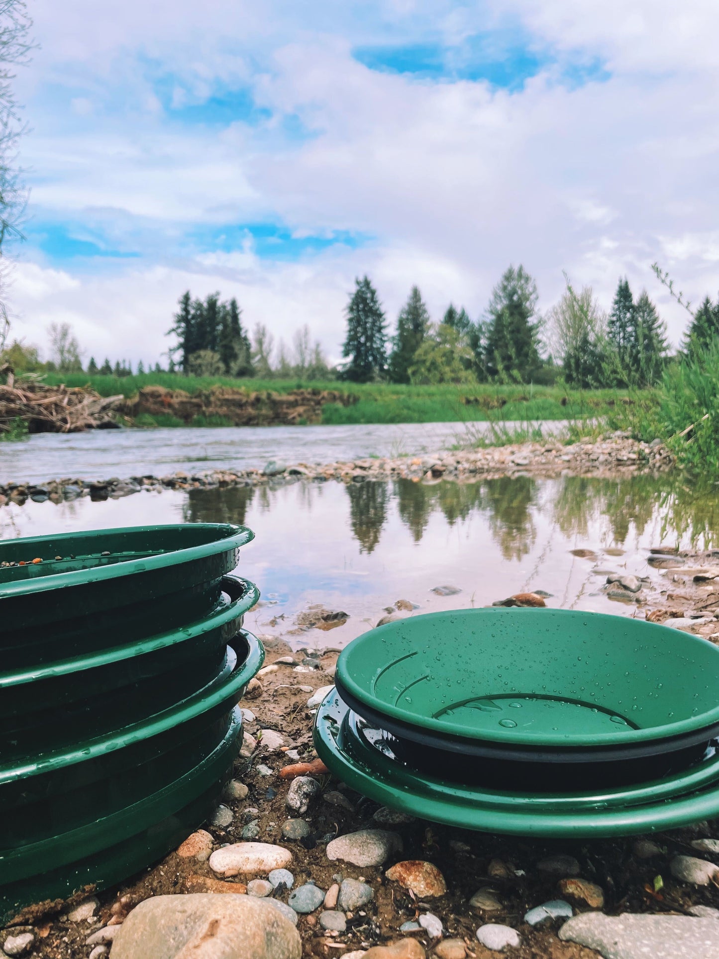 24pc full gold panning kit includes dual riffle pans magnet snifter bottles deep stack classifier and rock hammer pick