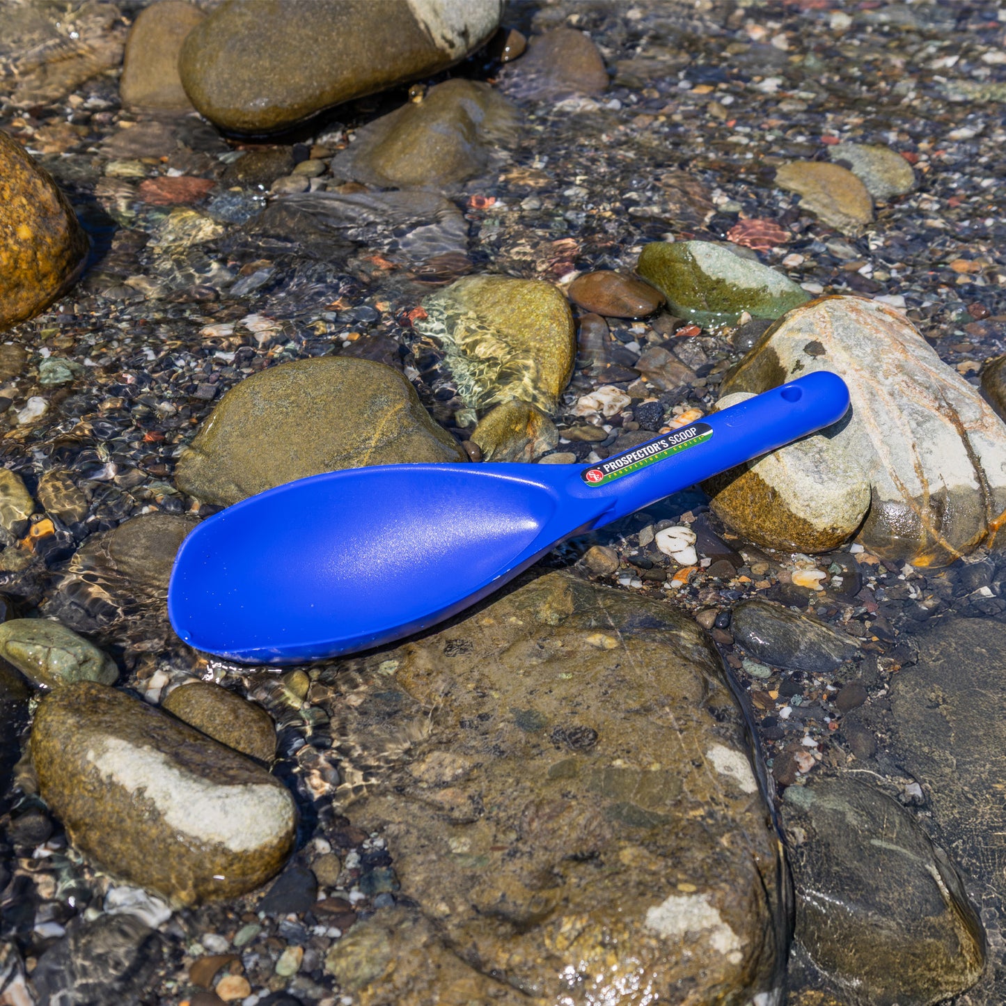 prospecting sand scooper made of heavy duty plastic and compatible with gravel, sand, and dirt