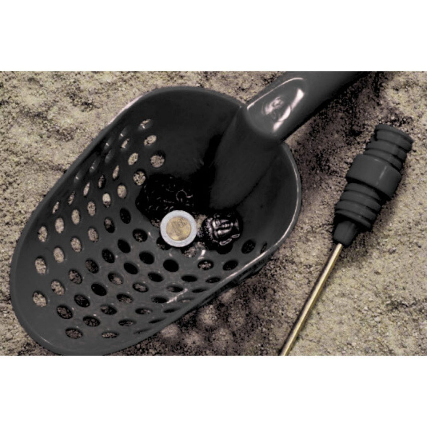 Rock sifting sand trowel or shovel