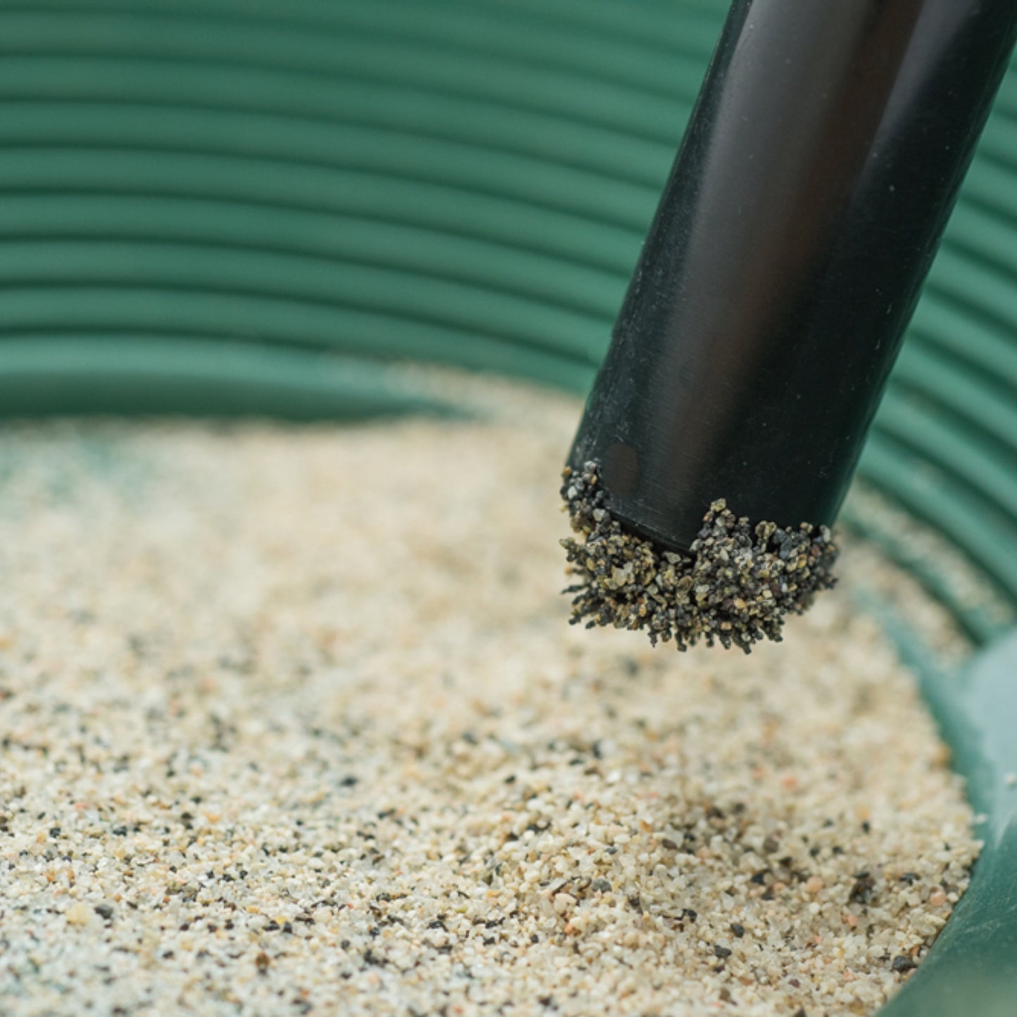 13pc Portable Gold Panning Kit with Collapsible Bucket, Mini Aluminum Sluice Box and 30L Backpack (4 Colors)