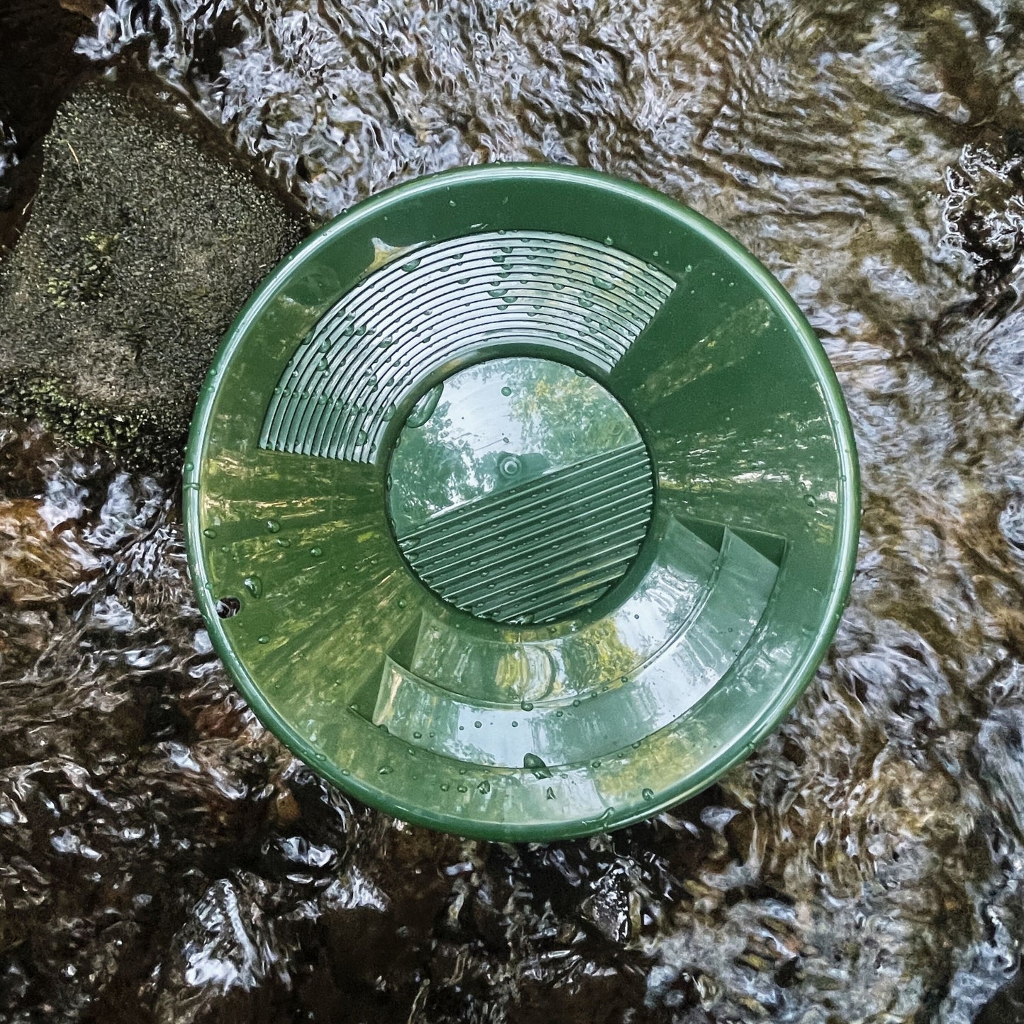 10 Inch Triple Riffle Gold Pan Gold Prospecting Equipment, Green