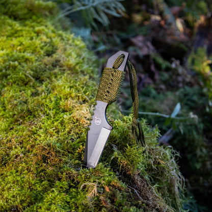 Small paracord blade with fire starter flint survival knife 