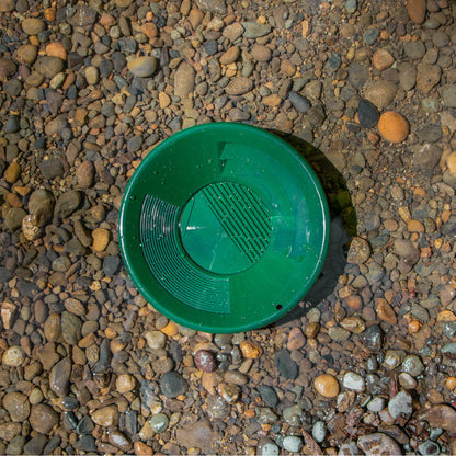 10-inch green triple-riffle gold pan for prospecting (view 5).