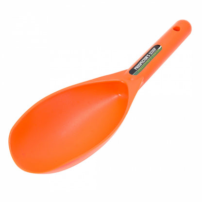 prospecting sand scooper made of heavy duty plastic and compatible with gravel, sand, and dirt