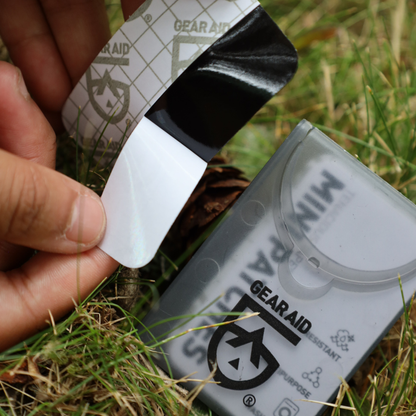 GEAR AID Tenacious Tape Mini Patches 1.5 x 2.5 (2 Colors)